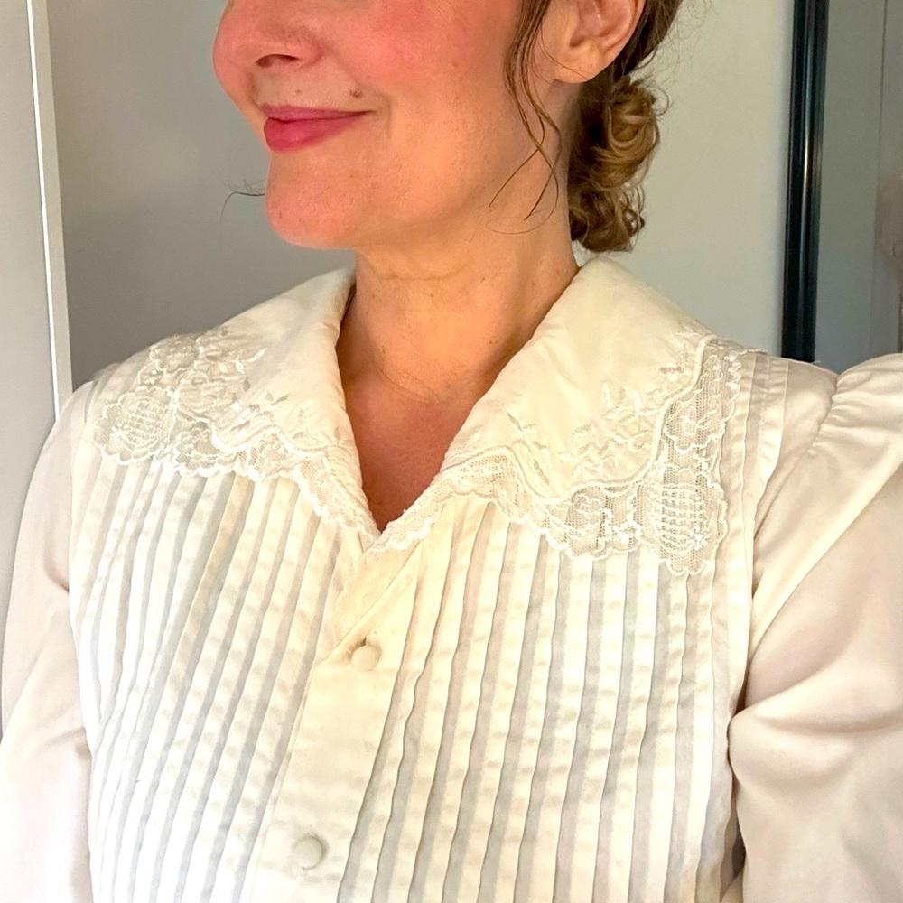 Vintage 80’s Size 6 Women’s Victorian Blouse Summit Hill